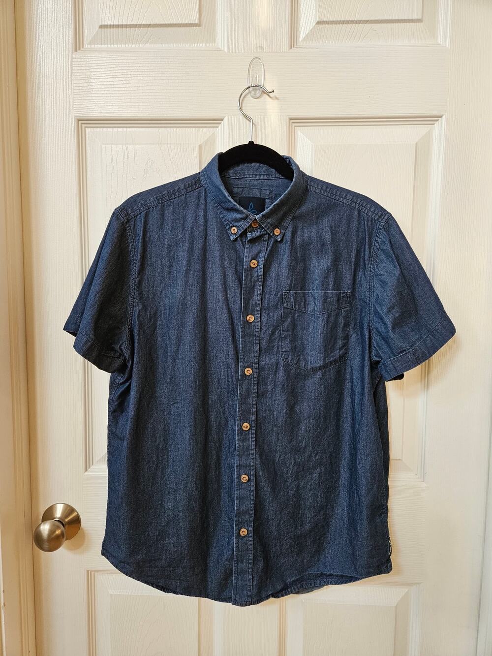 prAna Broderick Shirt Mens Medium Organic Cotton Chambray Short Sleeve Button